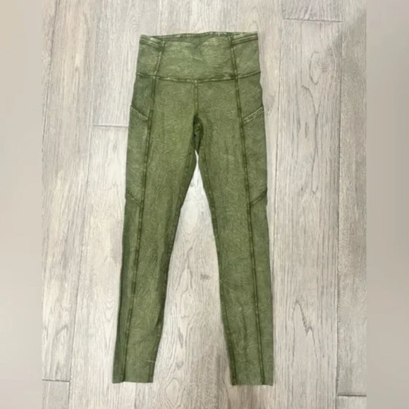 Lululemon 2020 Fast and Free High Rise Tight 25" *Ice Dye size 4 - Picture 3 of 14